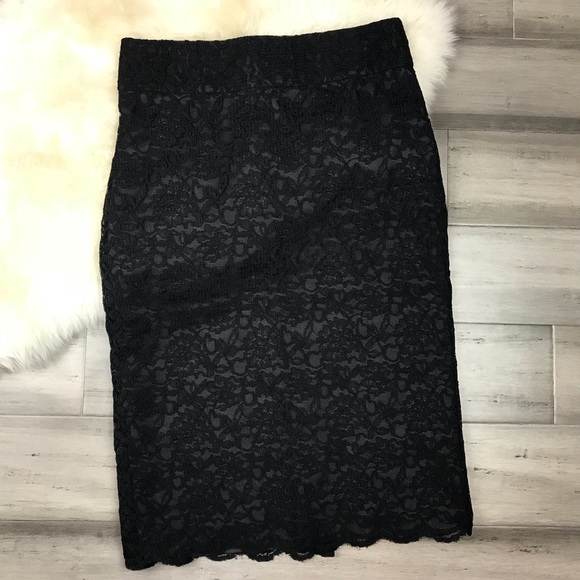 Banana Republic Dresses & Skirts - Banana Republic Lace Pencil Skirt Black 6